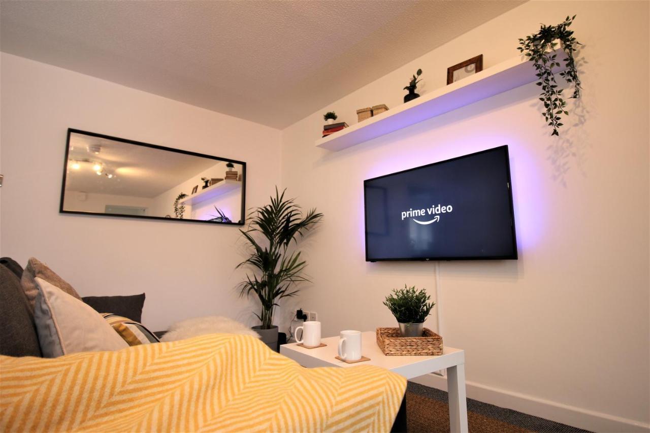 Thesiger Court Apartments - Free Private Parking - By Property Promise Cardiff Exteriér fotografie