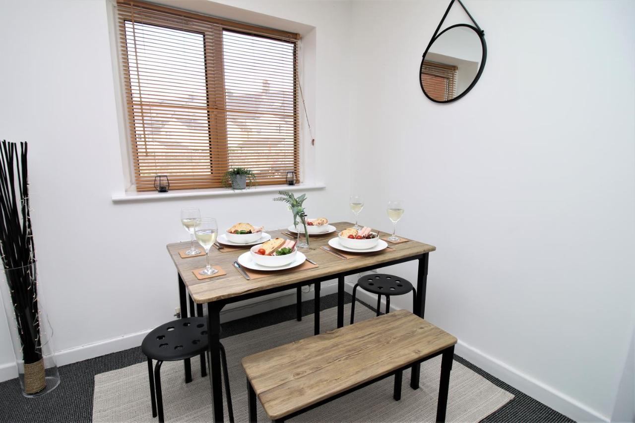 Thesiger Court Apartments - Free Private Parking - By Property Promise Cardiff Exteriér fotografie