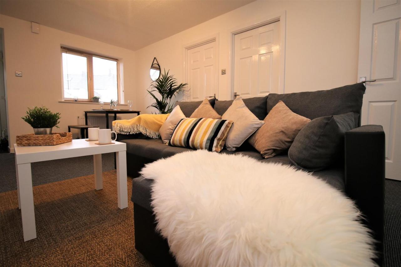 Thesiger Court Apartments - Free Private Parking - By Property Promise Cardiff Exteriér fotografie