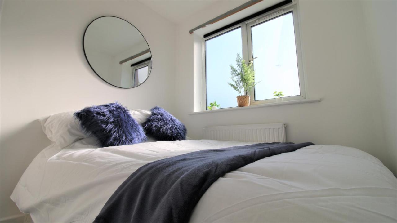 Thesiger Court Apartments - Free Private Parking - By Property Promise Cardiff Exteriér fotografie