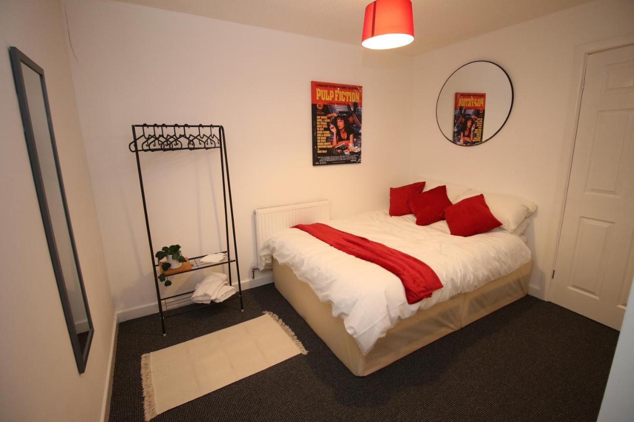 Thesiger Court Apartments - Free Private Parking - By Property Promise Cardiff Exteriér fotografie